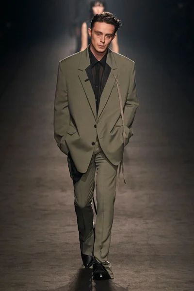 Look 42